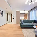 Brand New - Self Check-in - Free Parking - Near Hilton Apartman Tallinn