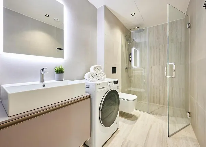 Apartament Brand New - Self Check-in - Free Parking - Near Hilton *