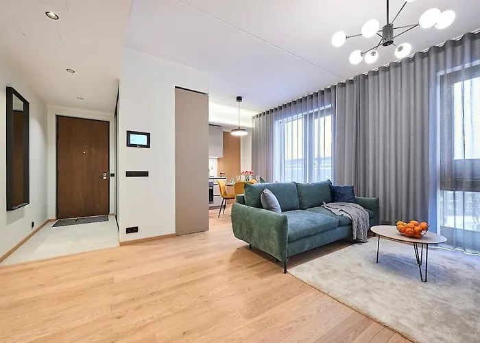 Brand New - Self Check-in - Free Parking - Near Hilton *