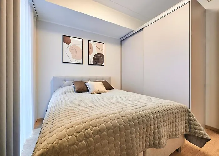 Brand New - Self Check-in - Free Parking - Near Hilton Lägenhet *