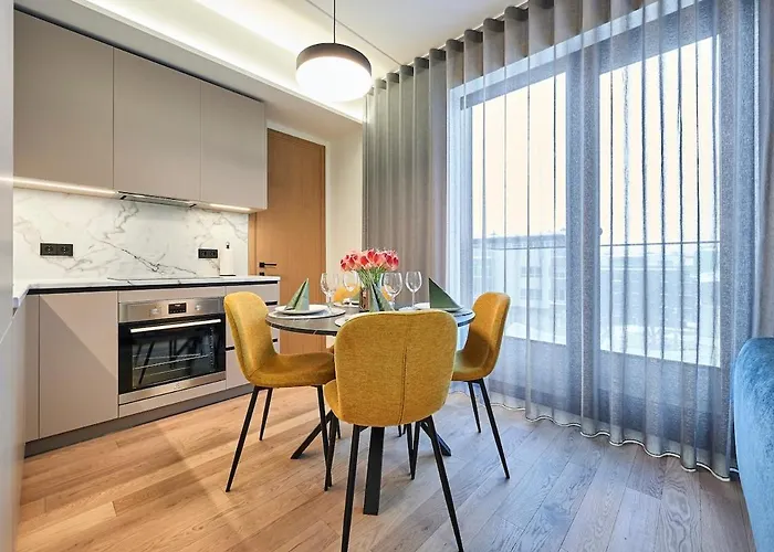 Brand New - Self Check-in - Free Parking - Near Hilton Lägenhet